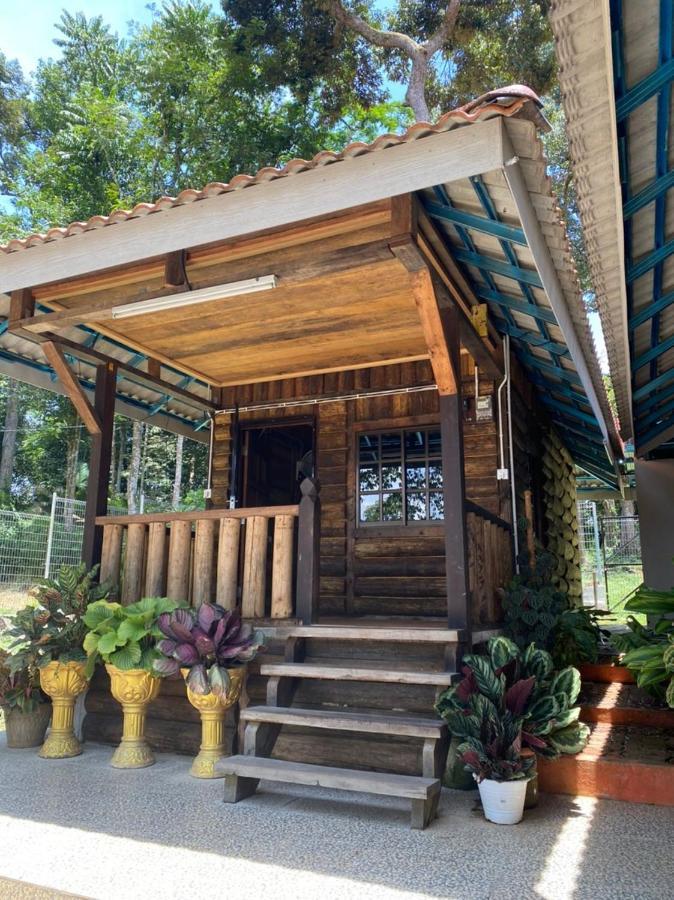 Homestay Dusun Ana Balun Slim River Exteriér fotografie